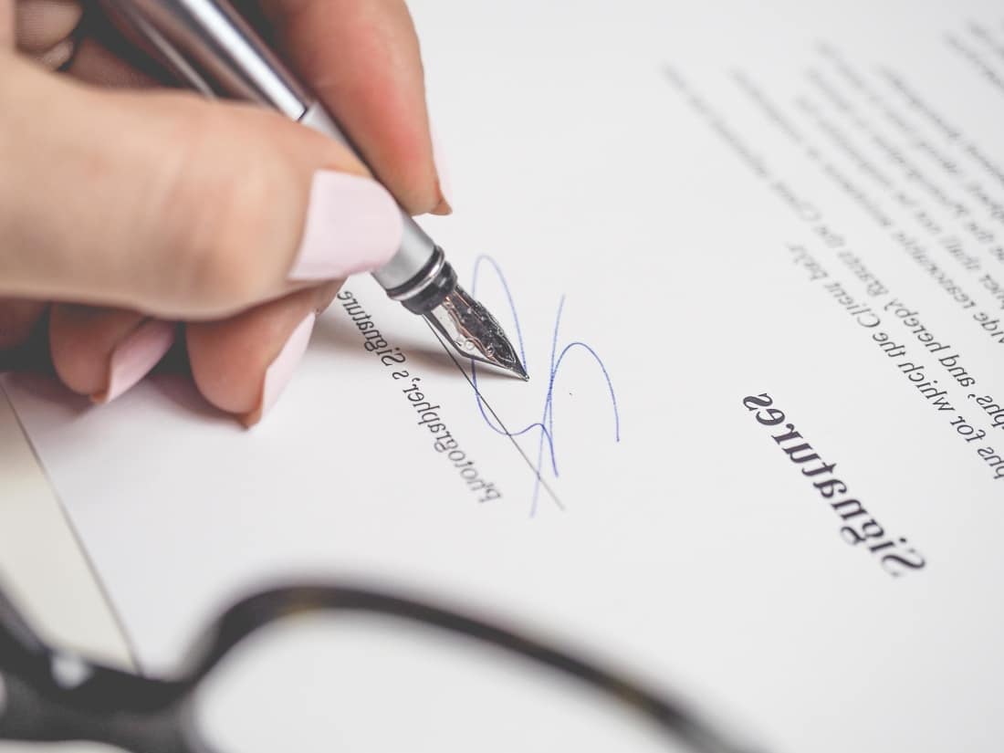 tout savoir sur la signature des titres de propriétés et actes notariés